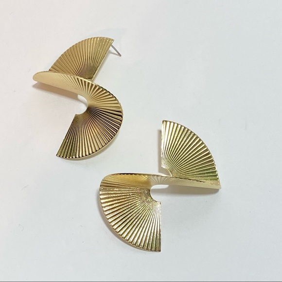 Gold Plated | Sculptural Twist Earrings D31 - Picture 7 of 7